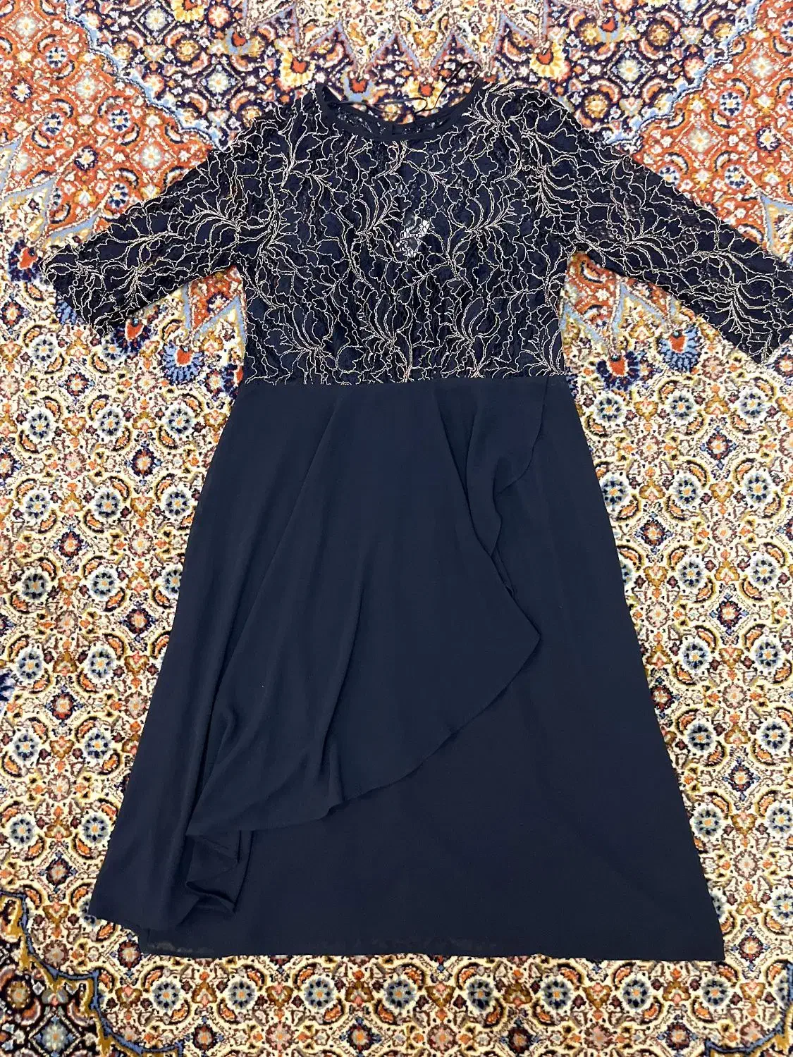 لباس مجلسی|لباس|سبزوار, ابوریحان|دیوار