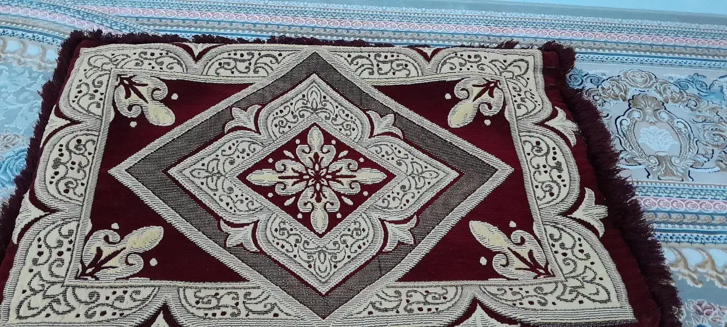 رو پشتی|پشتی|سبزوار, میدان بار|دیوار