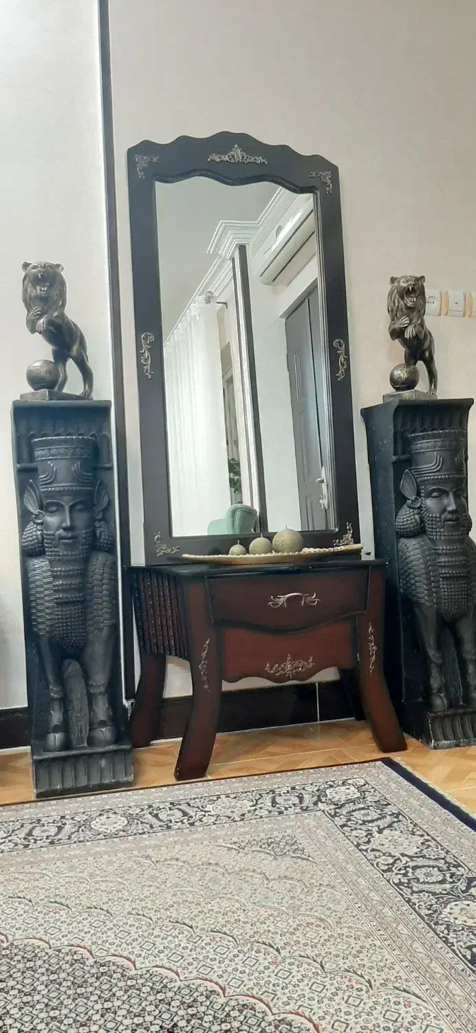 مجسمه|کلکسیون اشیاء عتیقه|گرگان, |دیوار