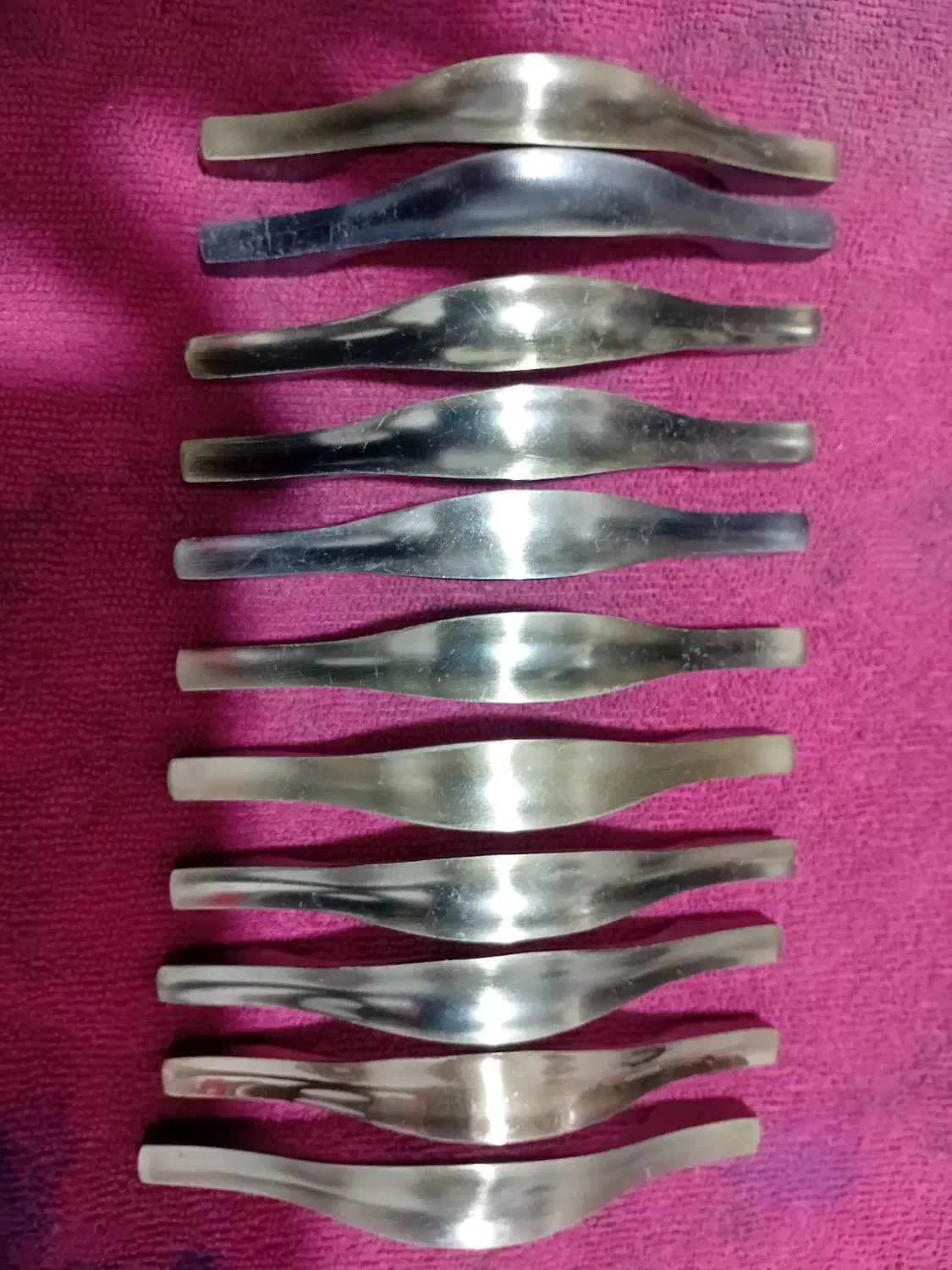 دستگیره|مصالح و تجهیزات ساختمان|رباط‌کریم, رباط‌کریم|دیوار