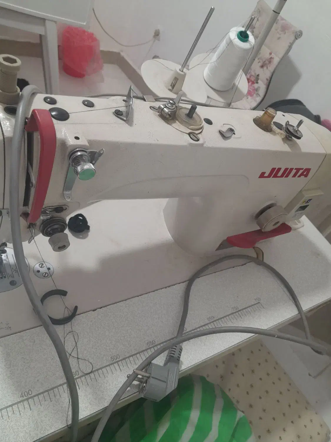 چرخ خیاطی|چرخ خیاطی و ریسندگی|بومهن, |دیوار