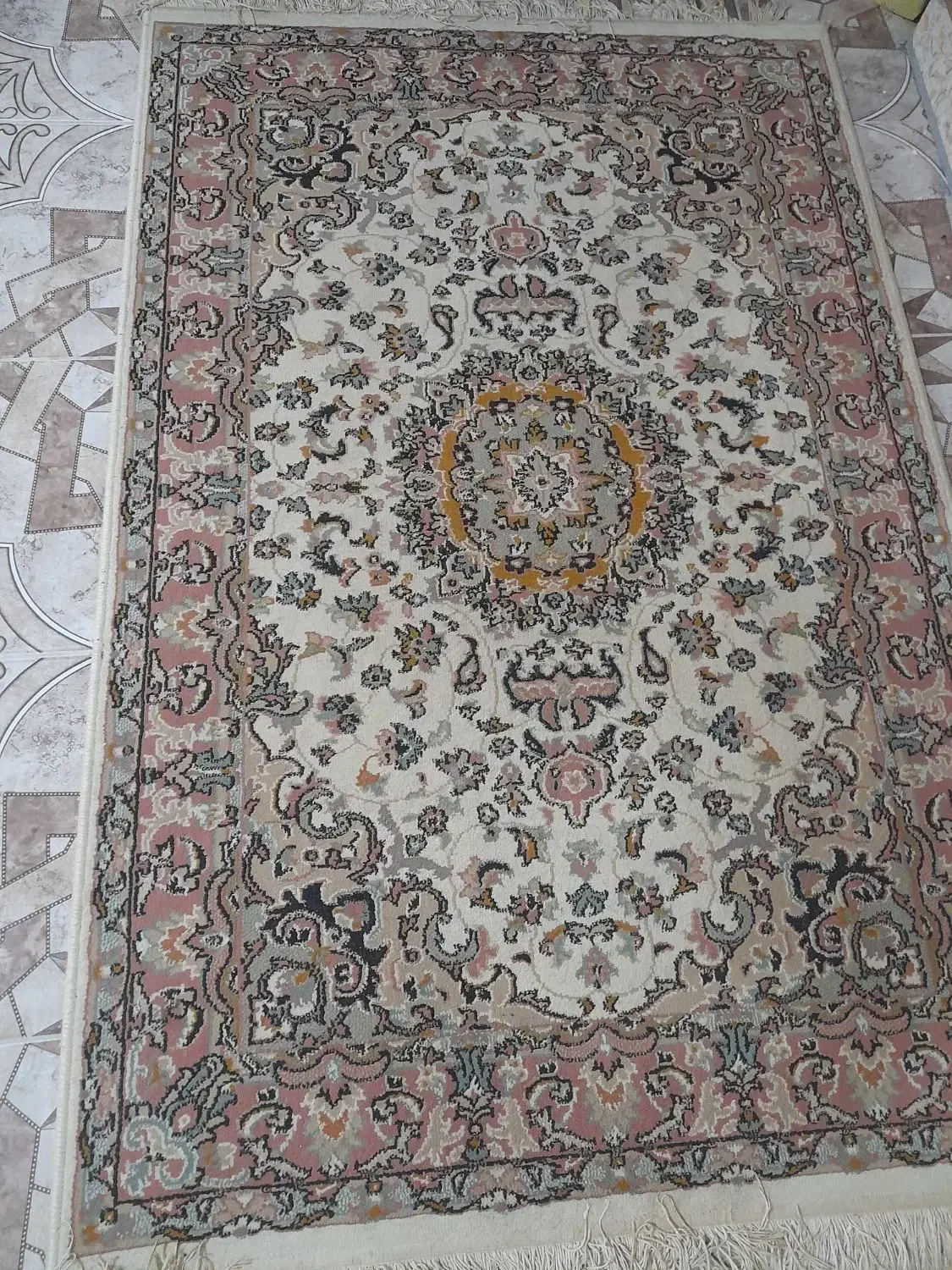 دو تخته فرش دو متری|فرش|رشت, لاکان|دیوار