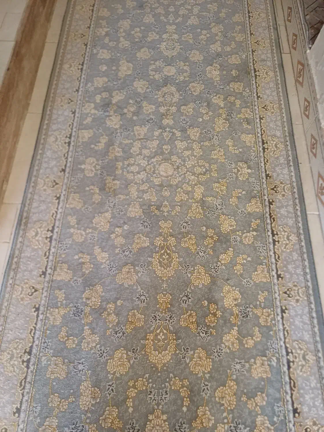 فروشی فرش ۹متری و کناره طول ۴ عرض ۱ متری دوساله|فرش|میانه, |دیوار