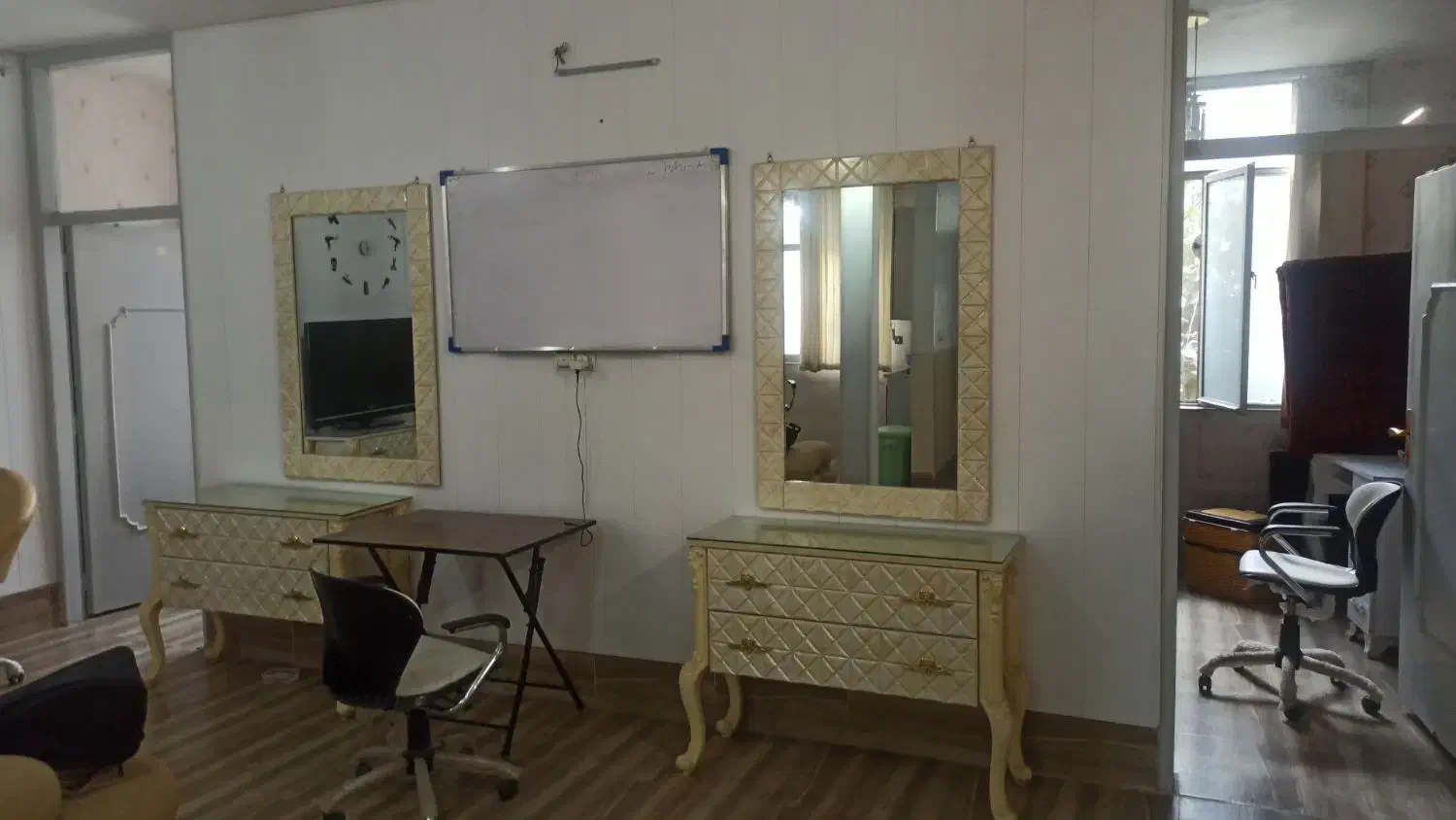 فروش لوازم  تجهیزات آموزشگاه آرایشی|آرایشگاه و سالن‌های زیبایی|قزوین, |دیوار