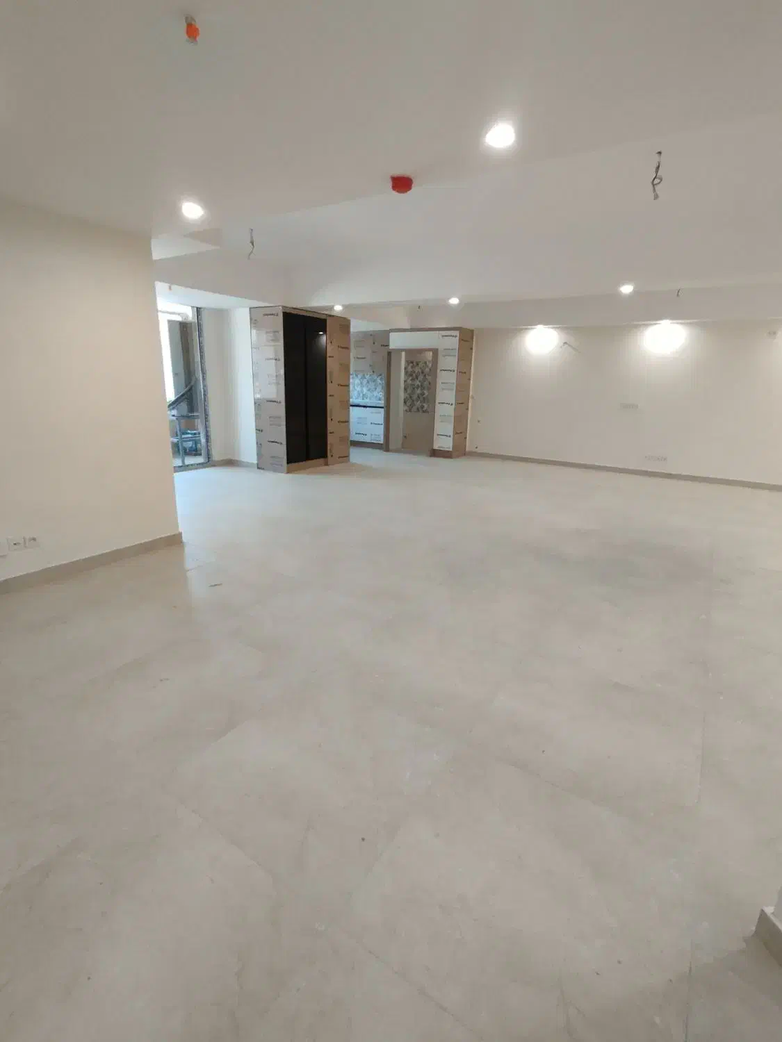 ۱۳۸ متر / نوساز/ غرق نور/ چیتگر/دریاچه