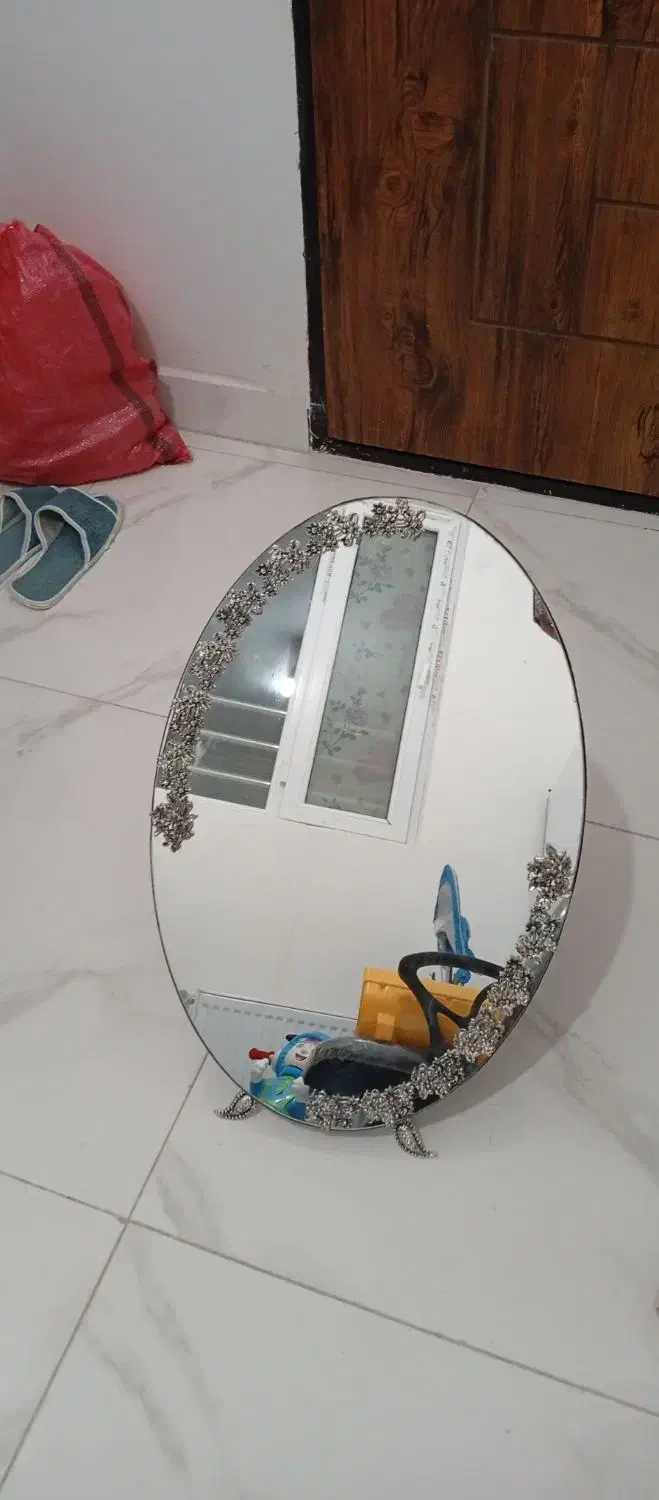 آینه نیشانی|آینه|شوط, |دیوار