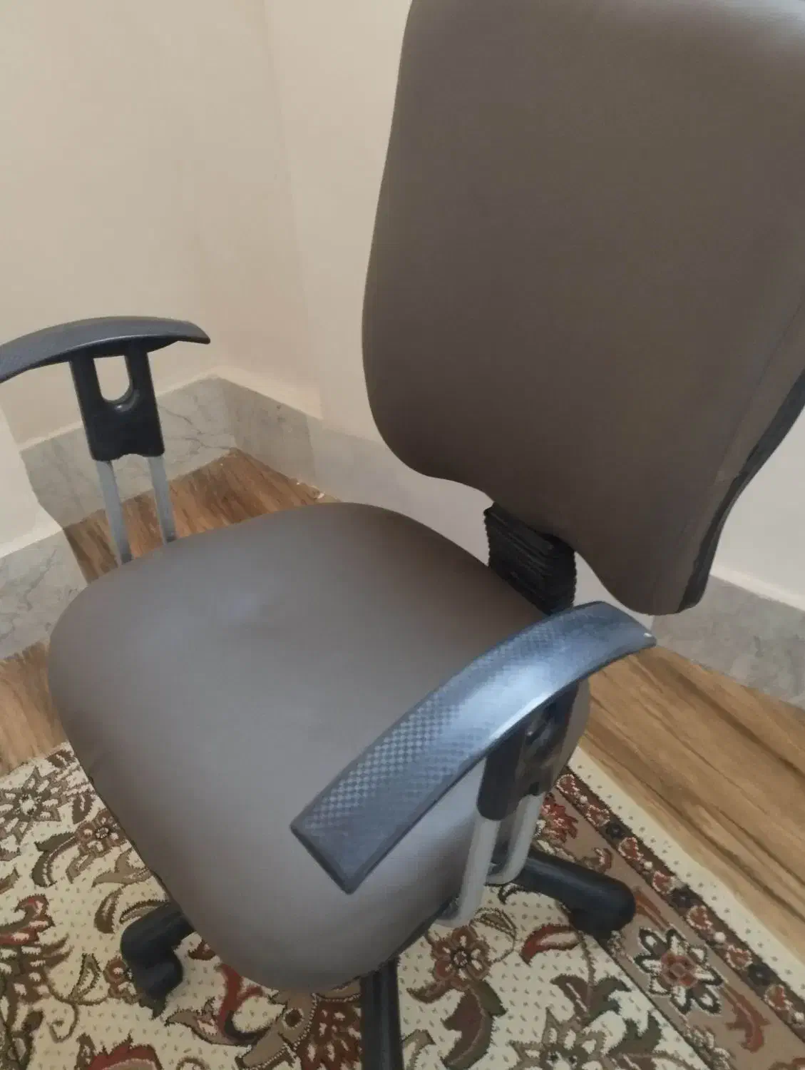 صندلی|صندلی و نیمکت|تربت‌حیدریه, بهزیستی|دیوار