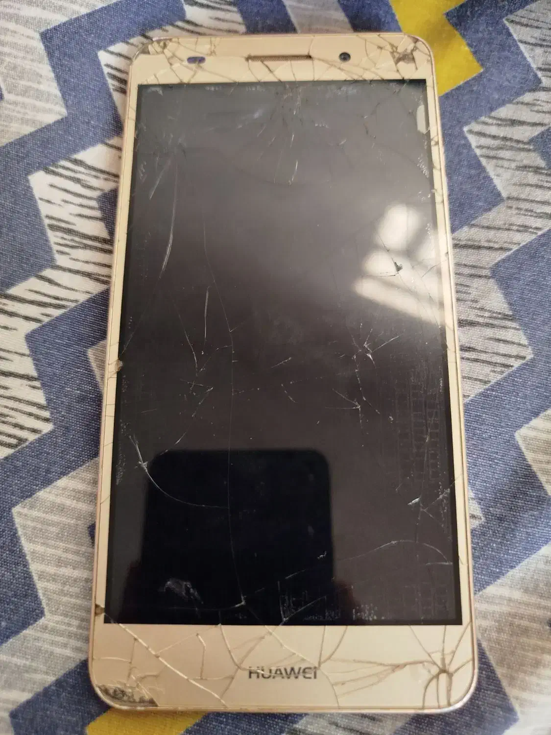 گوشی هواوی وای 6|موبایل|شیراز, شهرک ترکان|دیوار