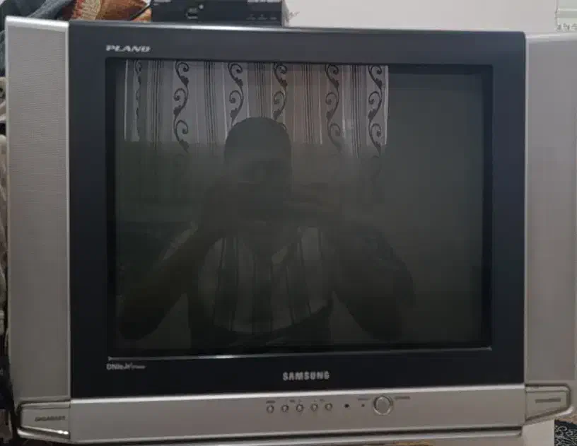 تلویزیون سامسونگ ۲۱ اینچ|تلویزیون و پروژکتور|بندر انزلی, پرستار|دیوار
