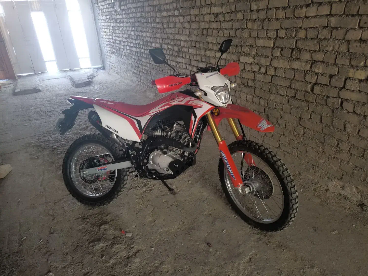 تریل باسل توسن 250 فول لوازم درحد صفر1402|موتورسیکلت|اصفهان, احمدآباد|دیوار