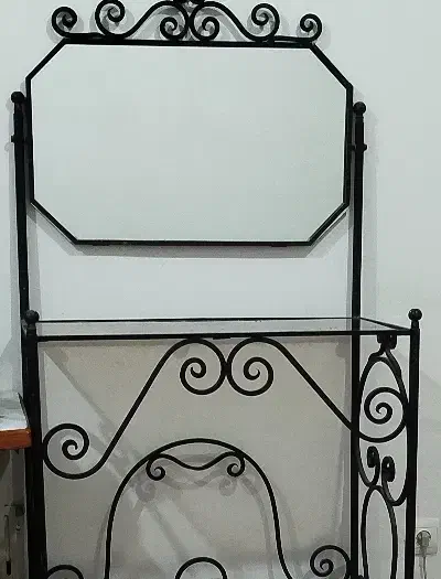 یک عدد میز آیینه فرفورژه|مبلمان خانگی و میز عسلی|شوش, |دیوار