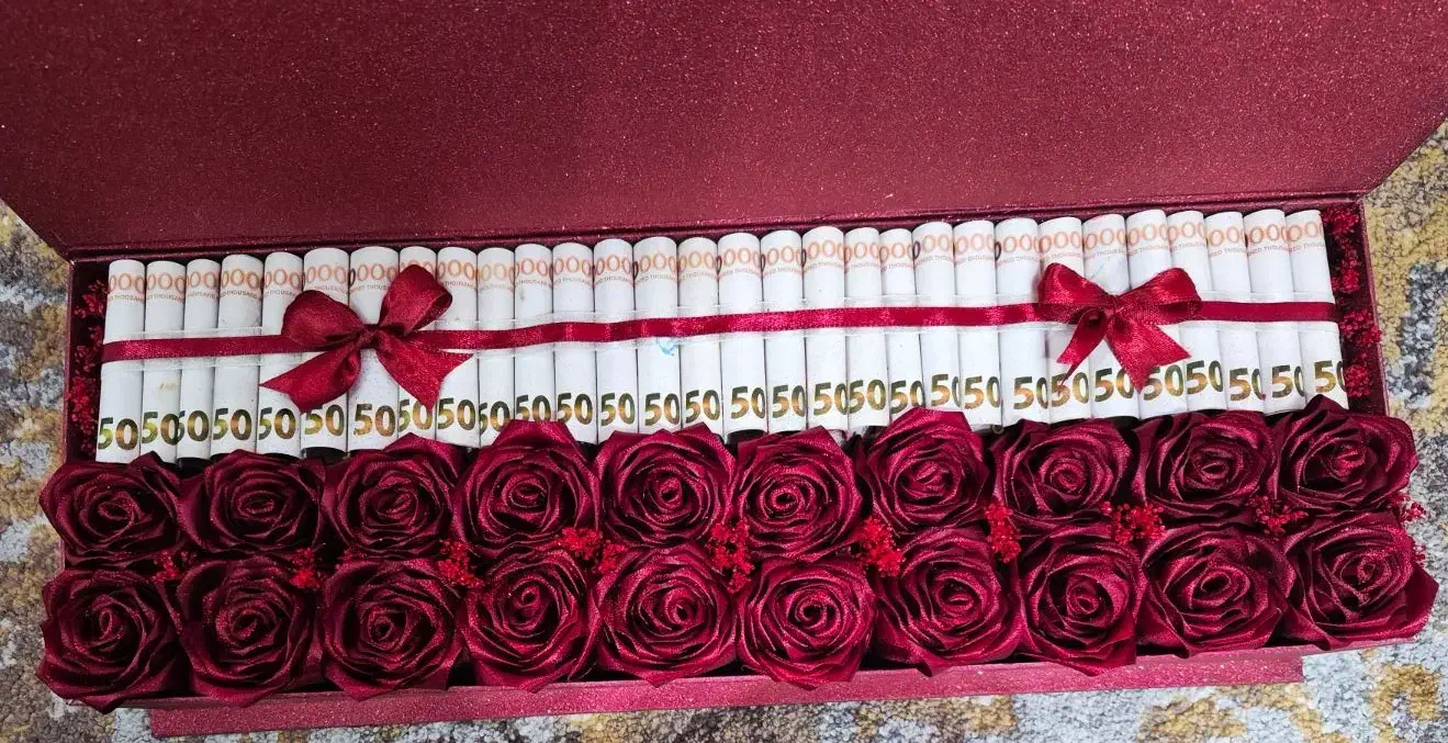 رز ربانی ماندگار|گل مصنوعی|نجفآباد, منتظری شمالی|دیوار