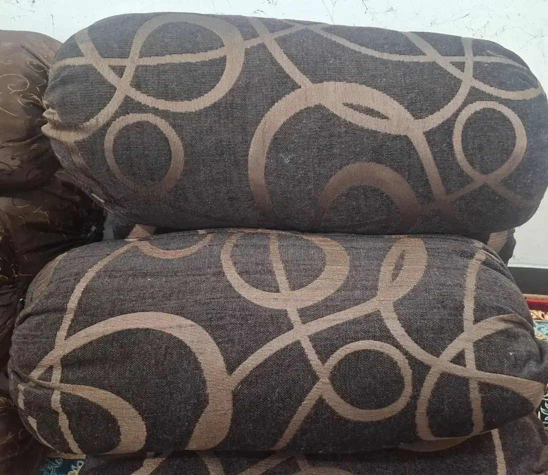 بالشت گرد محلی|رختخواب، بالش، پتو|فولادشهر, A3|دیوار