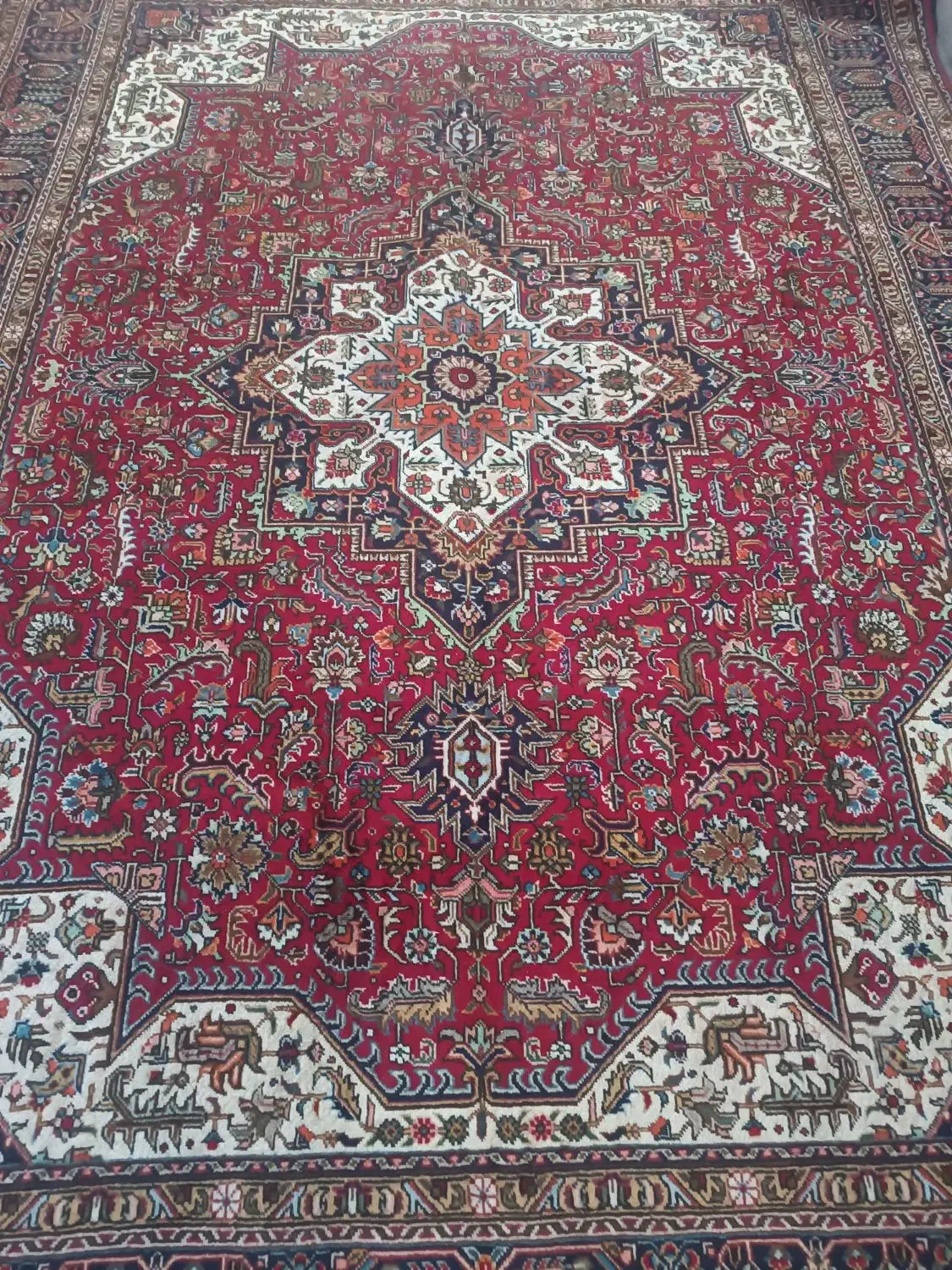 جفت نه متری سی رج کارکرده درحدنو|فرش|تبریز, |دیوار