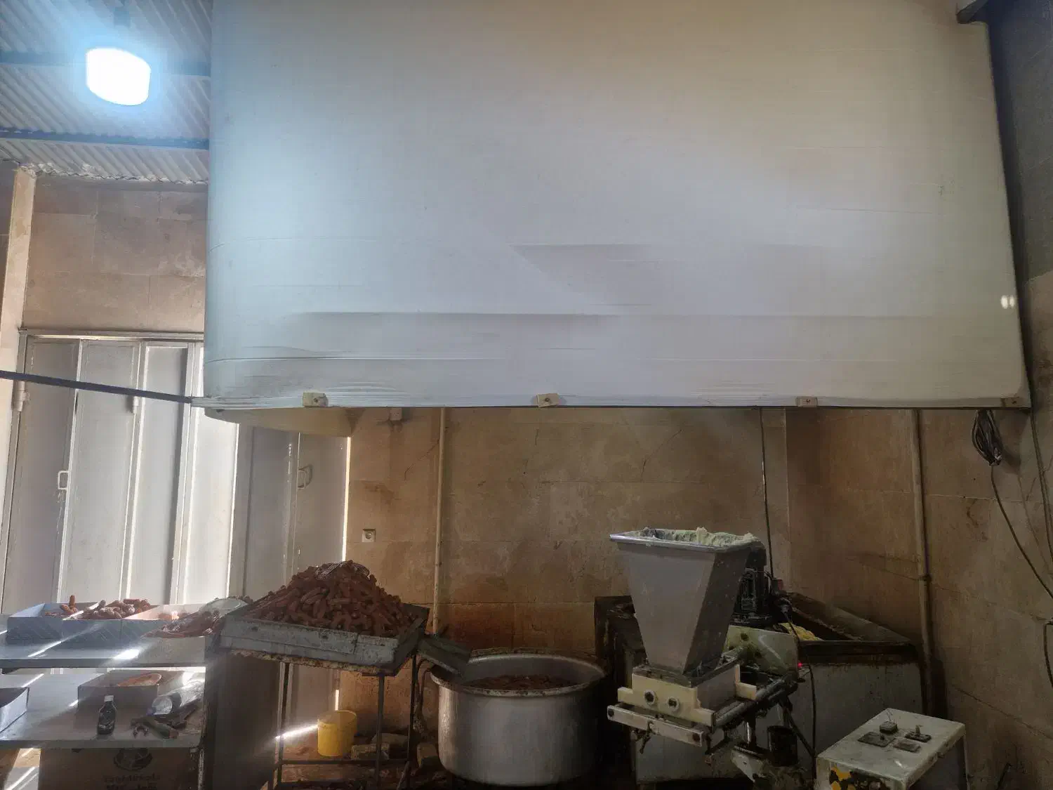 استخدام نیروی کار پسر برای کار در کارگاه قنادی|استخدام خدمات فروشگاه و رستوران|شاهین‌شهر, گرگاب|دیوار