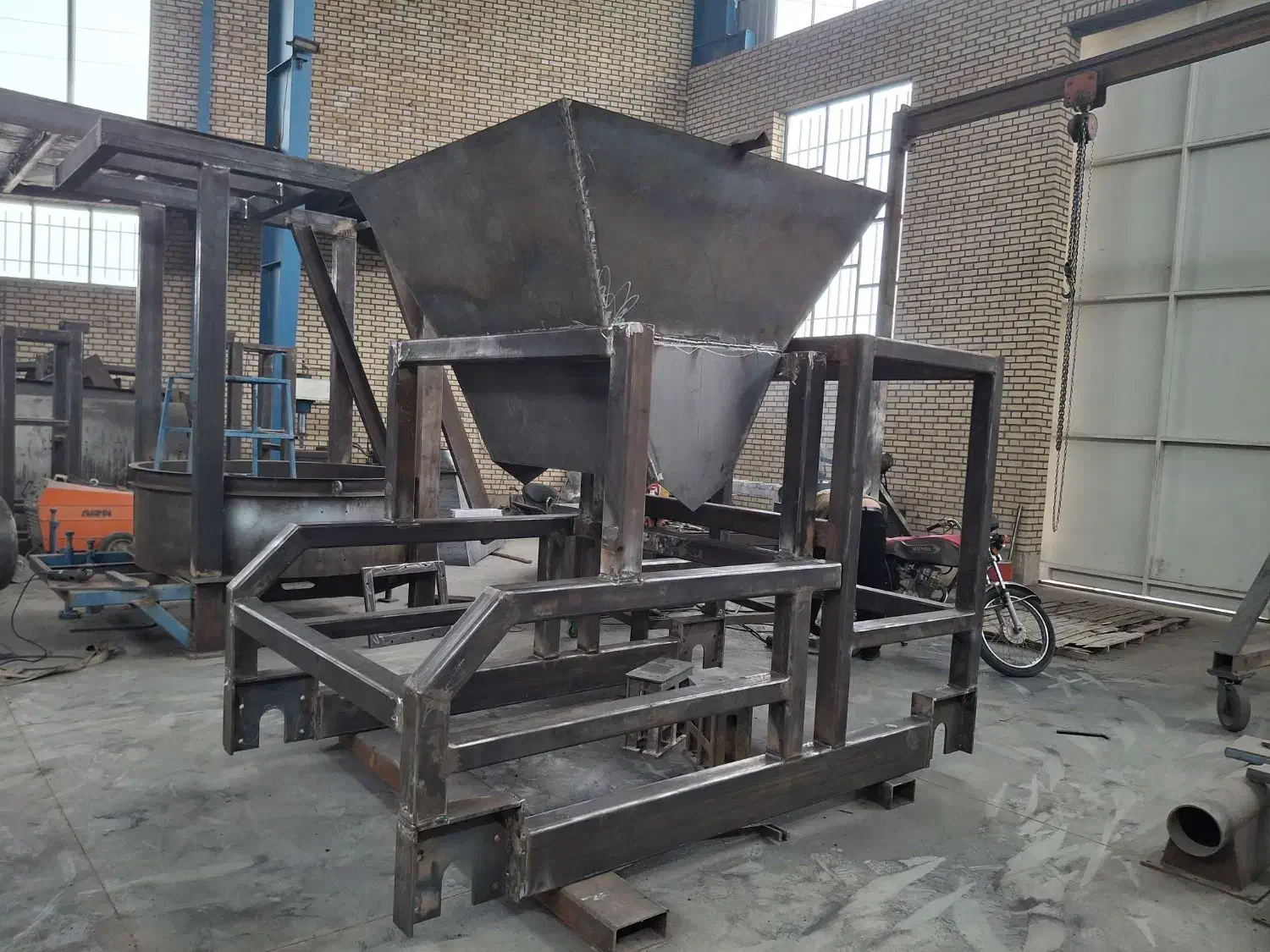 استخدام جوشکار و نیروی فنی|استخدام صنعتی، فنی، مهندسی|مشهد, شهرک صنعتی توس|دیوار