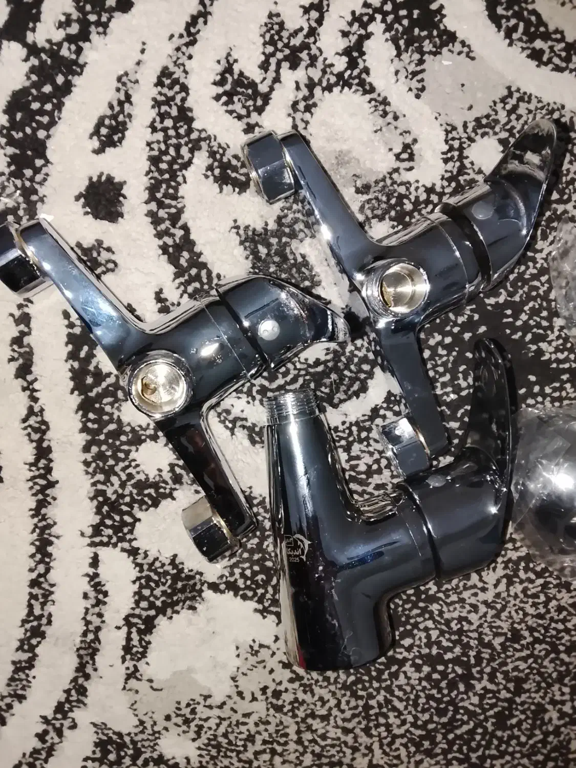 2عددشیر فلکه برادستشویس ۱عددبراحمام|لوازم سرویس بهداشتی|تهران, خاک سفید|دیوار