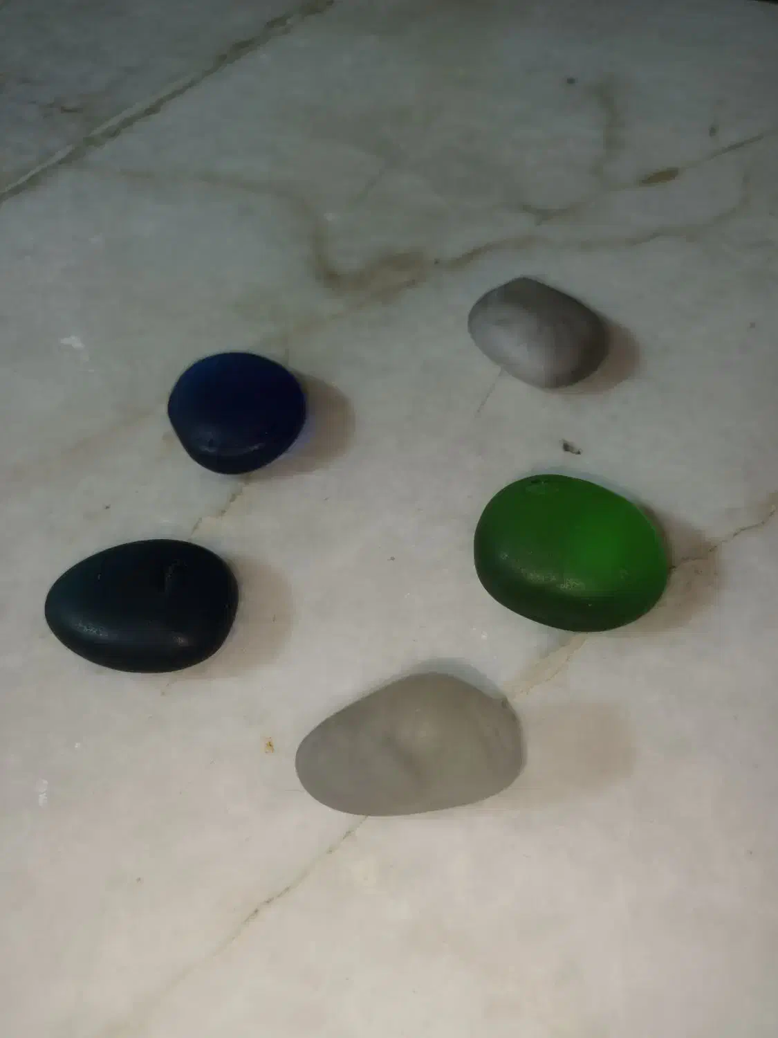 سنگهای زیبا و قدیمی  رنگی ها خیلی خاص هستن|بدلیجات|رشت, سعدی (تختی)|دیوار