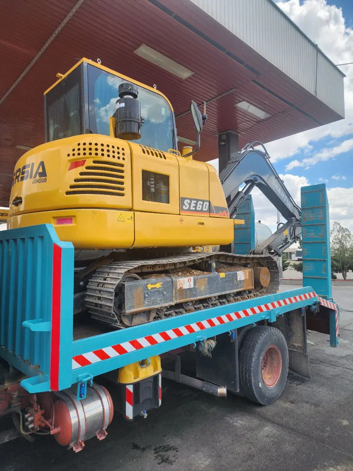 اجاره مینی بیل مکانیکی|خدمات پیشه و مهارت|اصفهان, ملاصدرا|دیوار