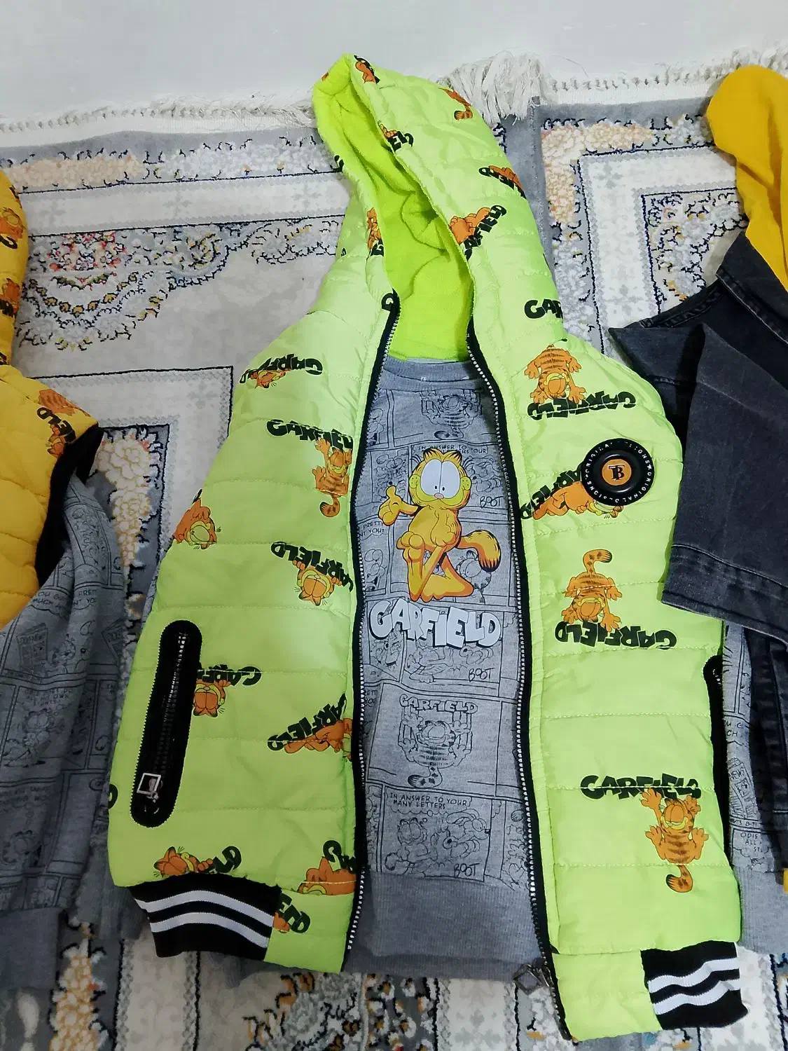 لباس پسرانه|لباس|بومهن, |دیوار