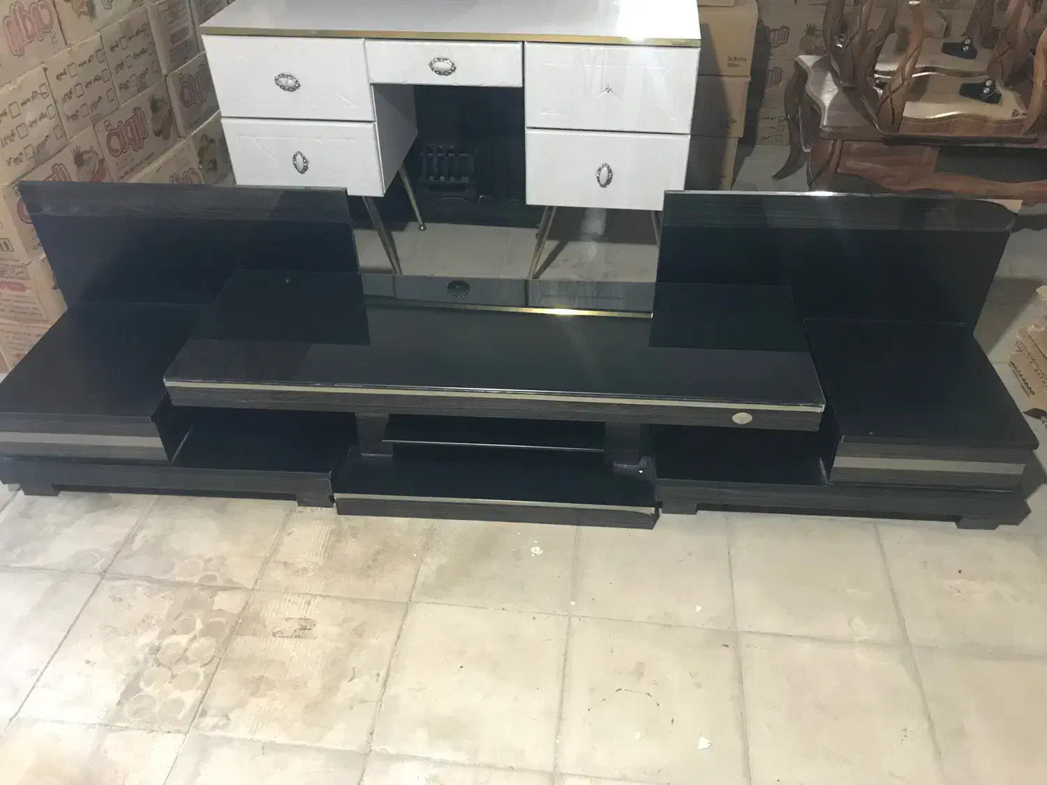 تلویزیون ال ای دی ۴۹ اینچ ال جی و میز تلویزیون|تلویزیون و پروژکتور|داراب, |دیوار