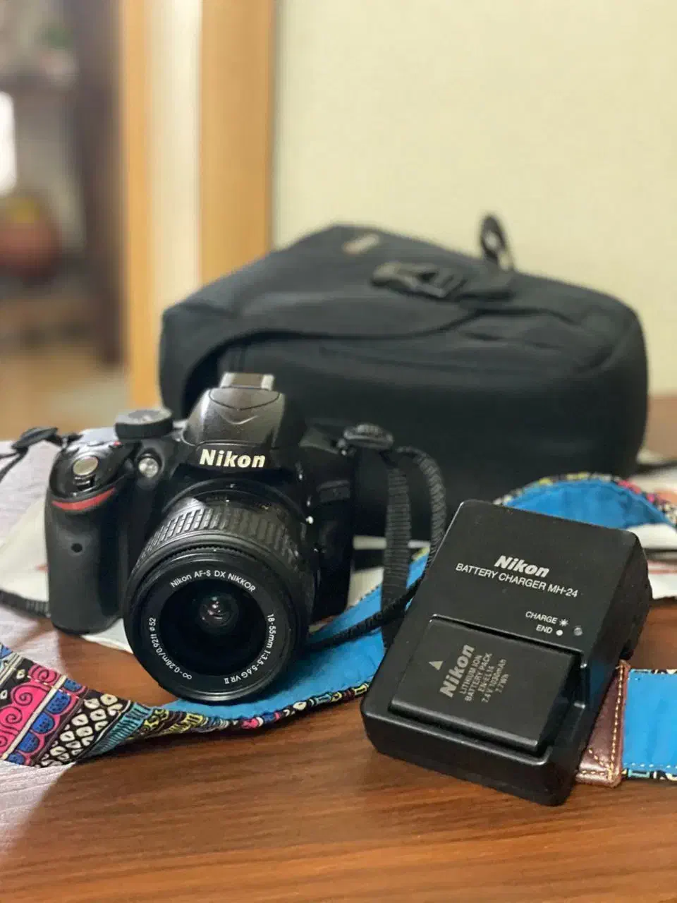 دوربین و پایه دوربین|دوربین عکاسی و فیلم‌برداری|بندر انزلی, متروپل|دیوار