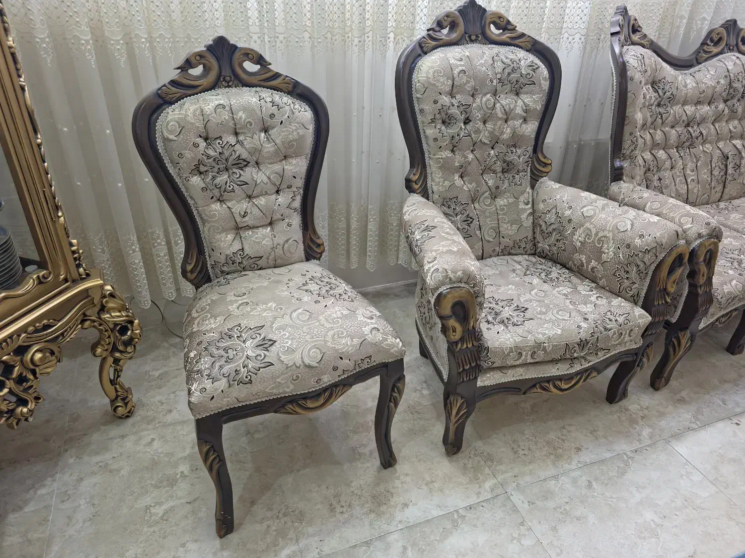 کیفیت عالی کاملا سالم به علت مهاجرت|مبلمان خانگی و میز عسلی|گلبهار, شهر جدید گلبهار|دیوار