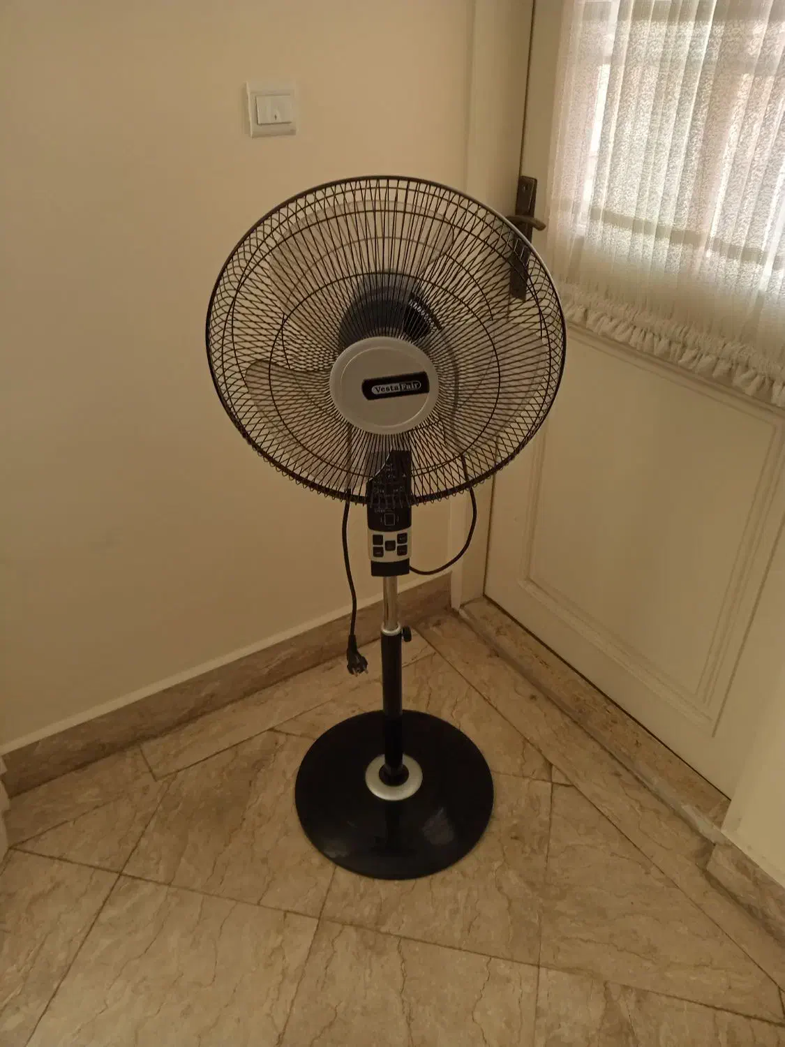 پنکه پایدار|پنکه و تصفیه‌کنندهٔ هوا|رشت, ساغری سازان|دیوار