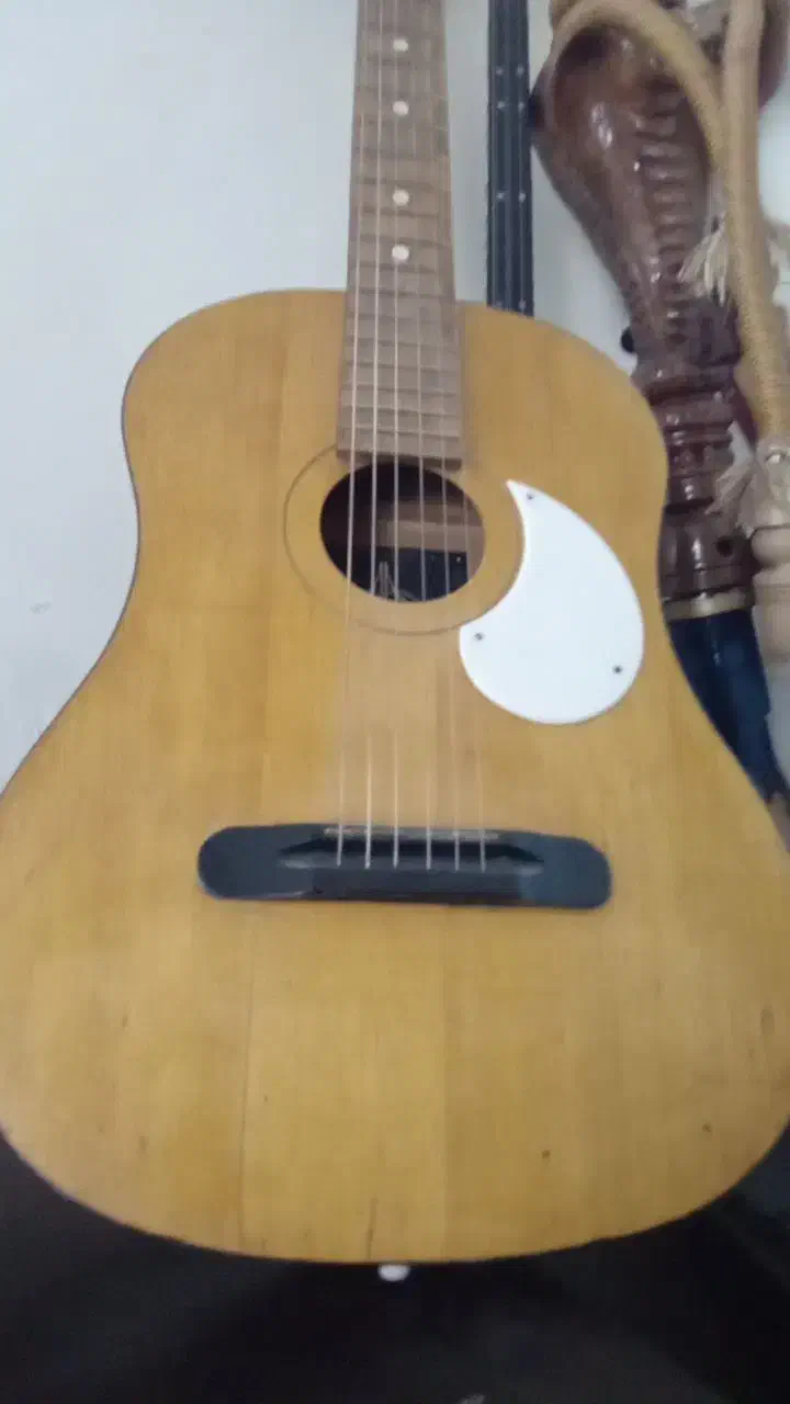 گیتار اکوستیک سیمی معاوضه با سه تار|گیتار، بیس، امپلیفایر|ارومیه, |دیوار