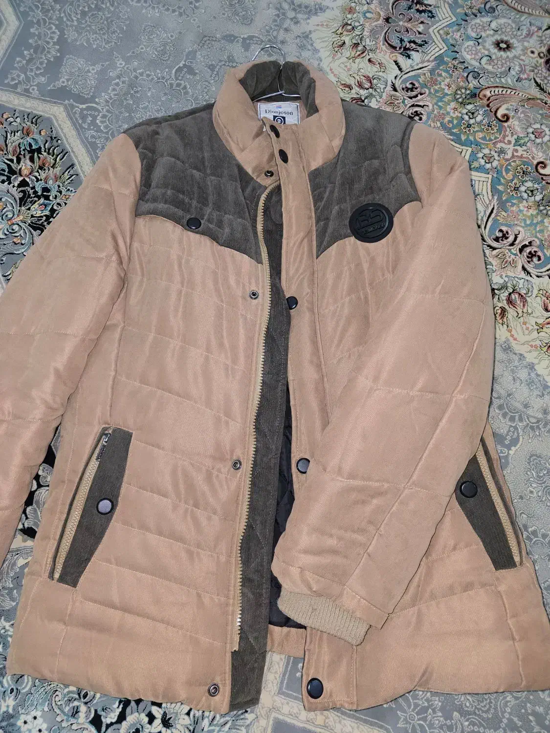 کاپشن مردونه  همراه با کلاه ضخیم برای افراد سرمایی|لباس|رامسر, |دیوار