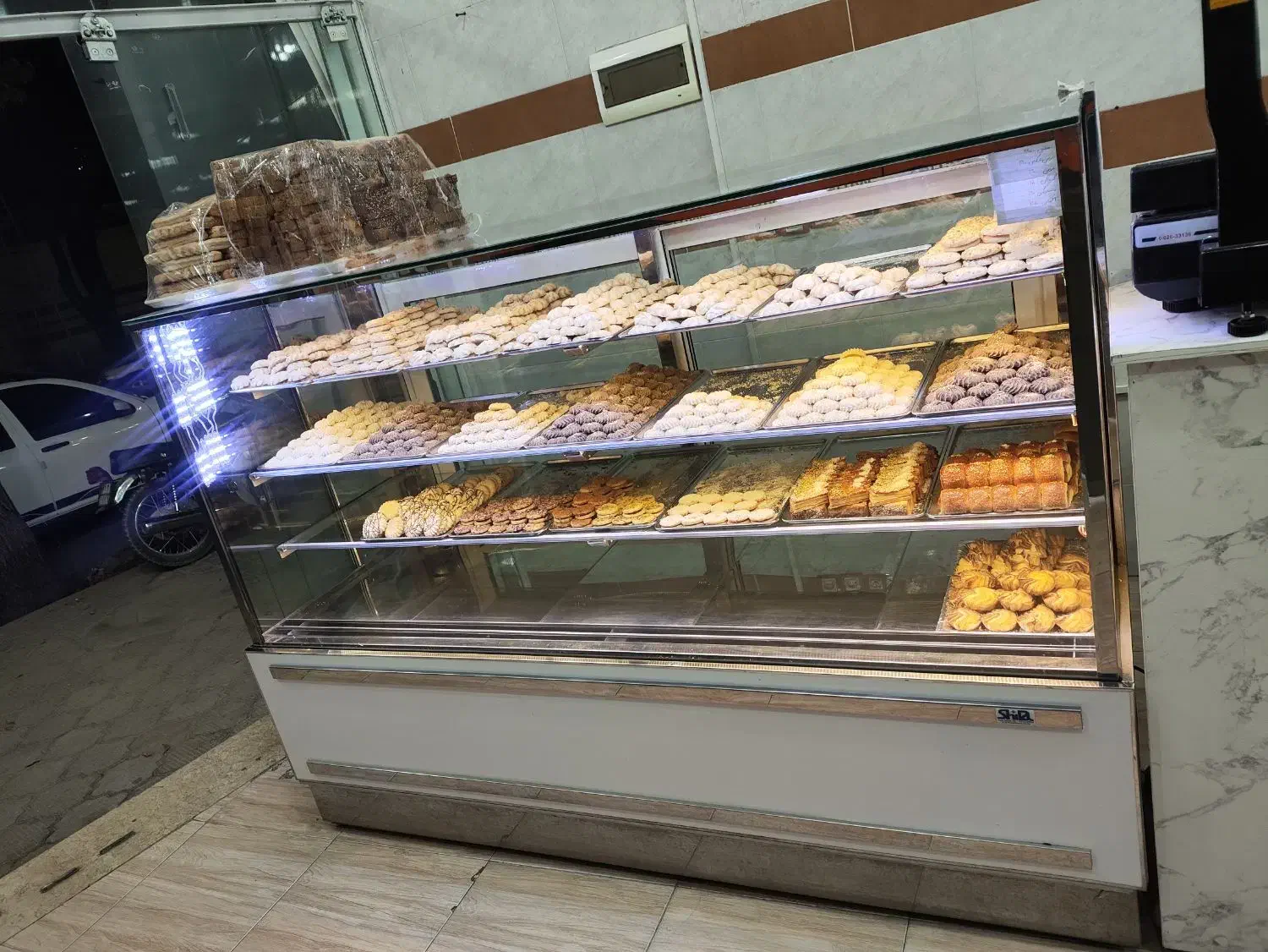 یخچال ویترین قنادی شیلا|فروشگاه و مغازه|مبارکه, |دیوار