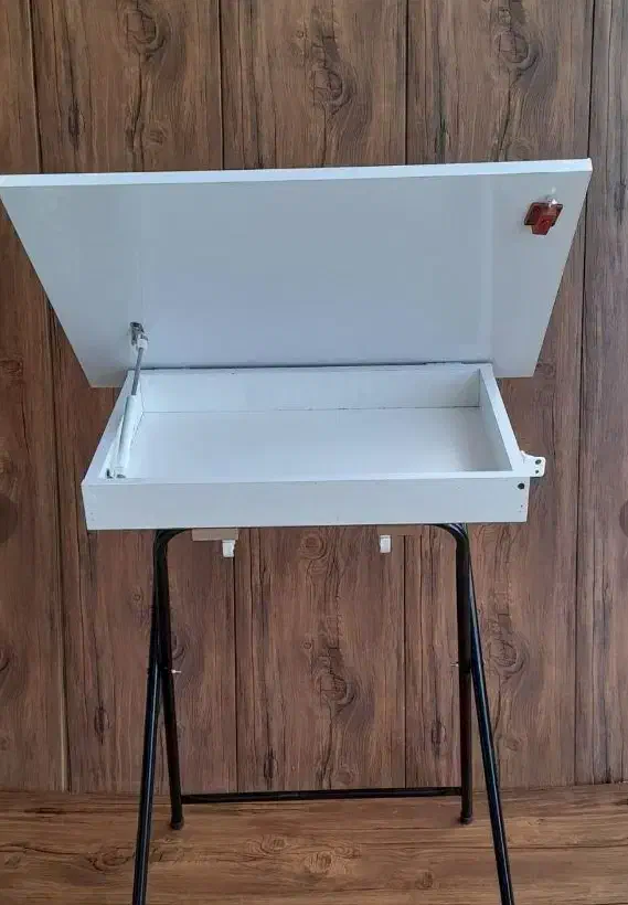 میز تحریر  سگ های نگهبان ماشین ها|اسباب و اثاث بچه|اراک, |دیوار