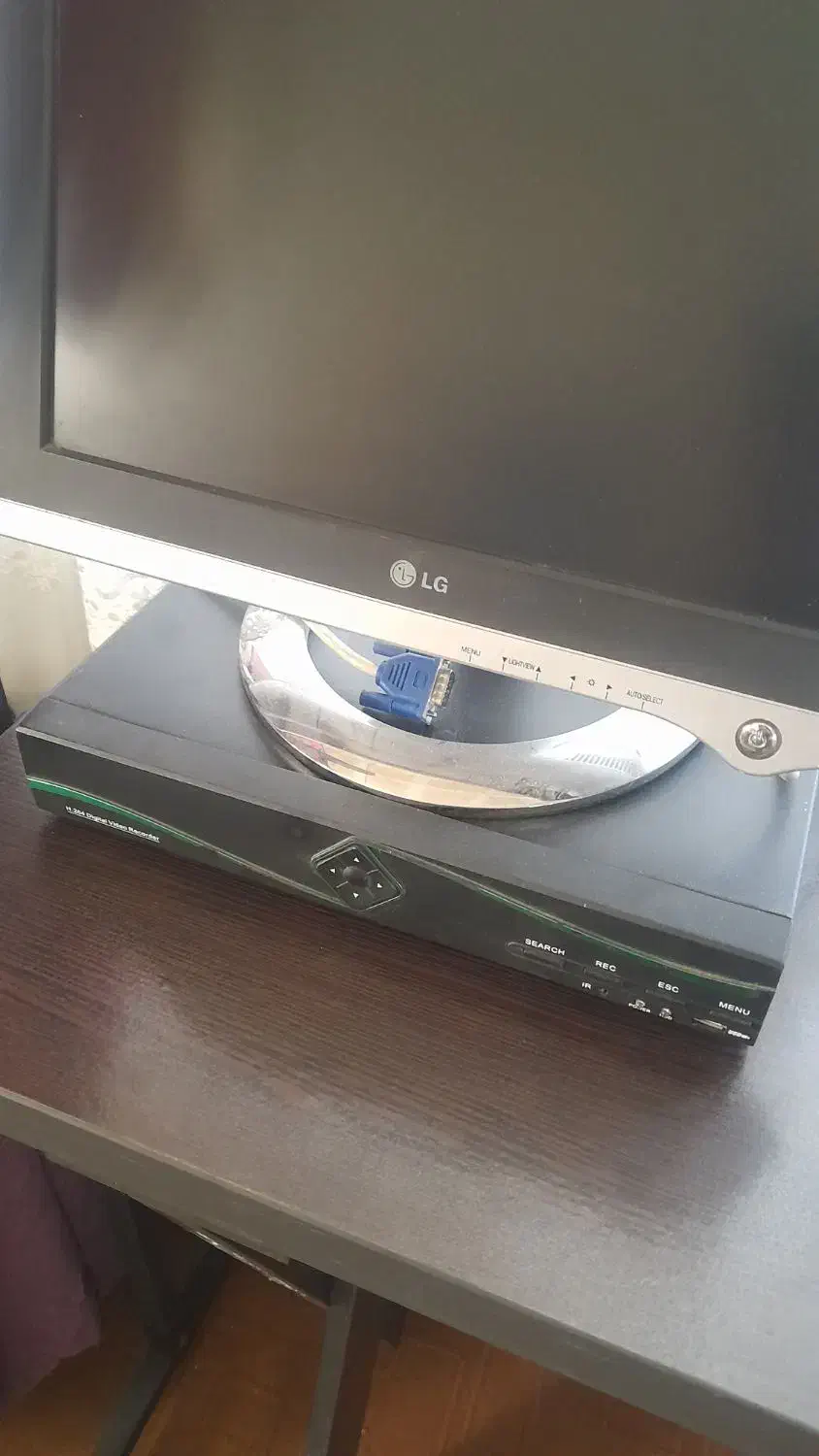 مانیتور ال جی.دستگاه ضبط فیلمبرداری|قطعات و لوازم جانبی رایانه|نوشهر, |دیوار