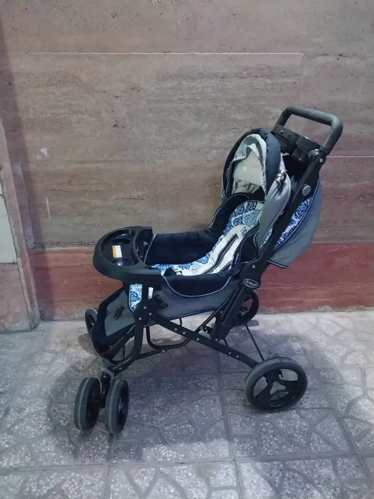 لباس و وسایل بچه کالاسکه|اسباب و اثاث بچه|تویسرکان, |دیوار