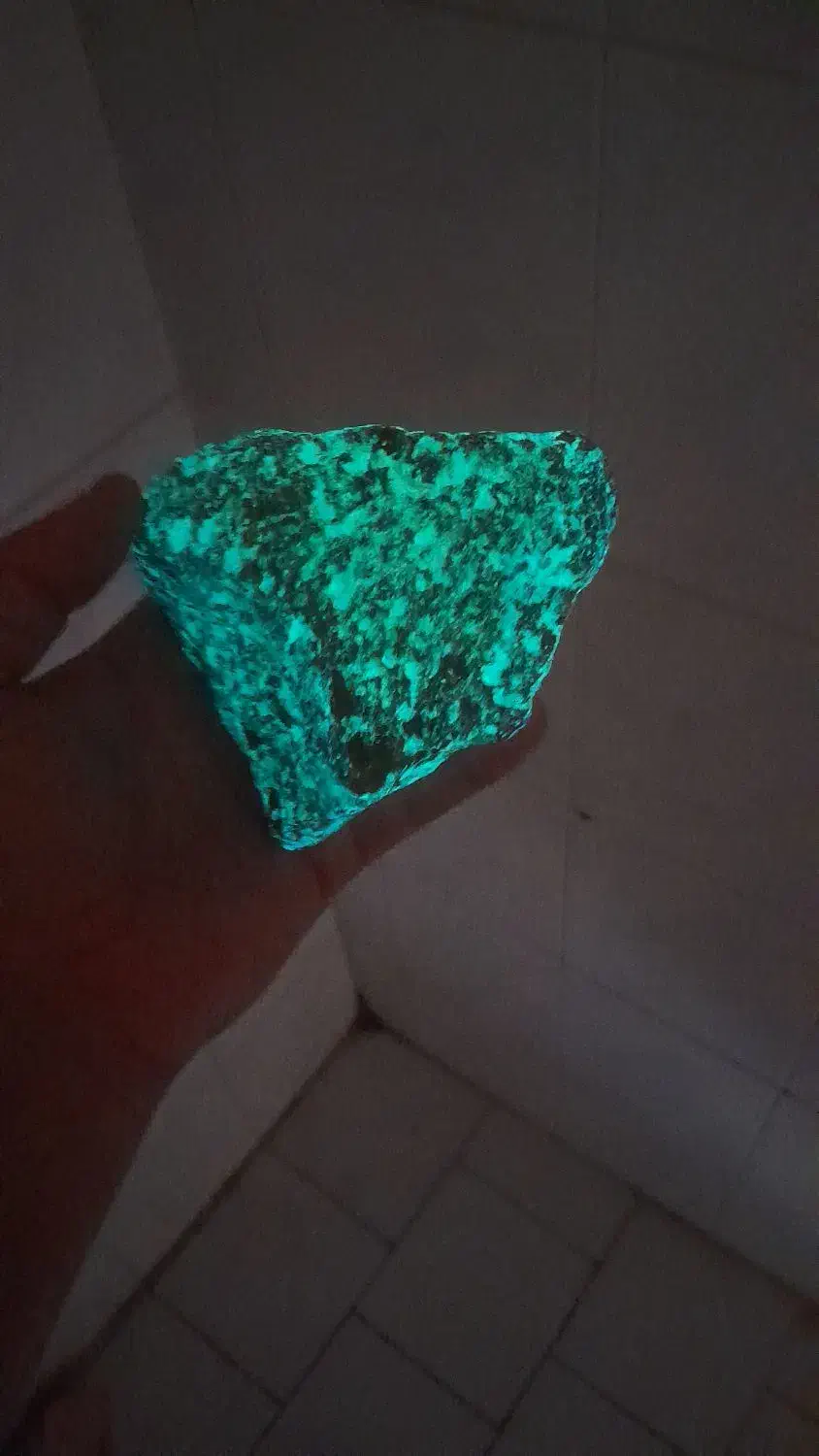 سنگ روشن میشود|کلکسیون اشیاء عتیقه|سرعین, |دیوار