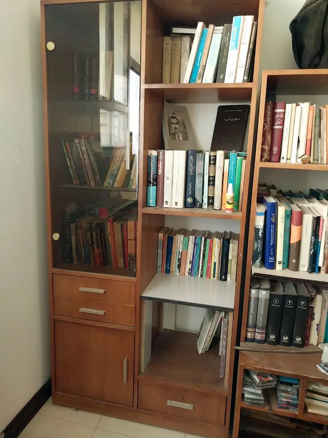 کتابخانه|کتابخانه، شلف، قفسه‌های دیواری|شیراز, زرهی|دیوار