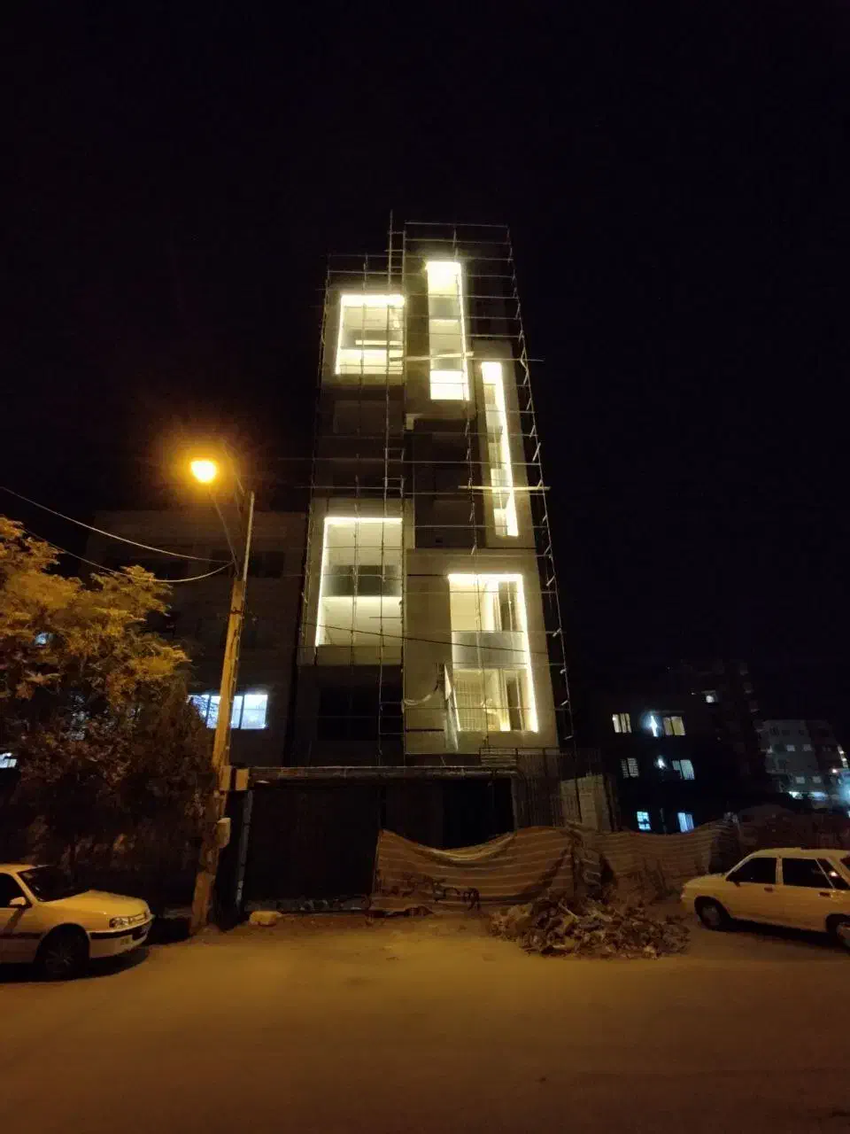 برقکار (کلیه خدمات برقکاری ساختمان و نیمه صنعتی)|خدمات پیشه و مهارت|کرمان, |دیوار