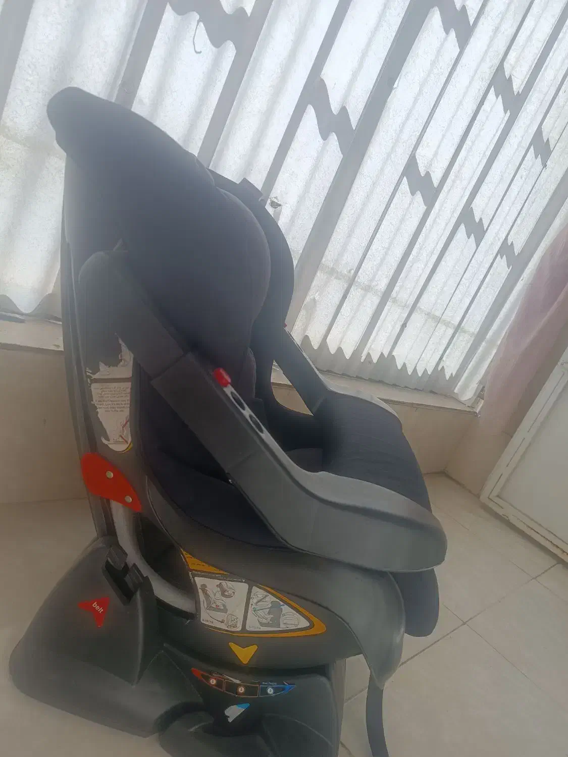 صندلی ماشین کودک درحدنو|تخت و صندلی بچه|دورود, |دیوار