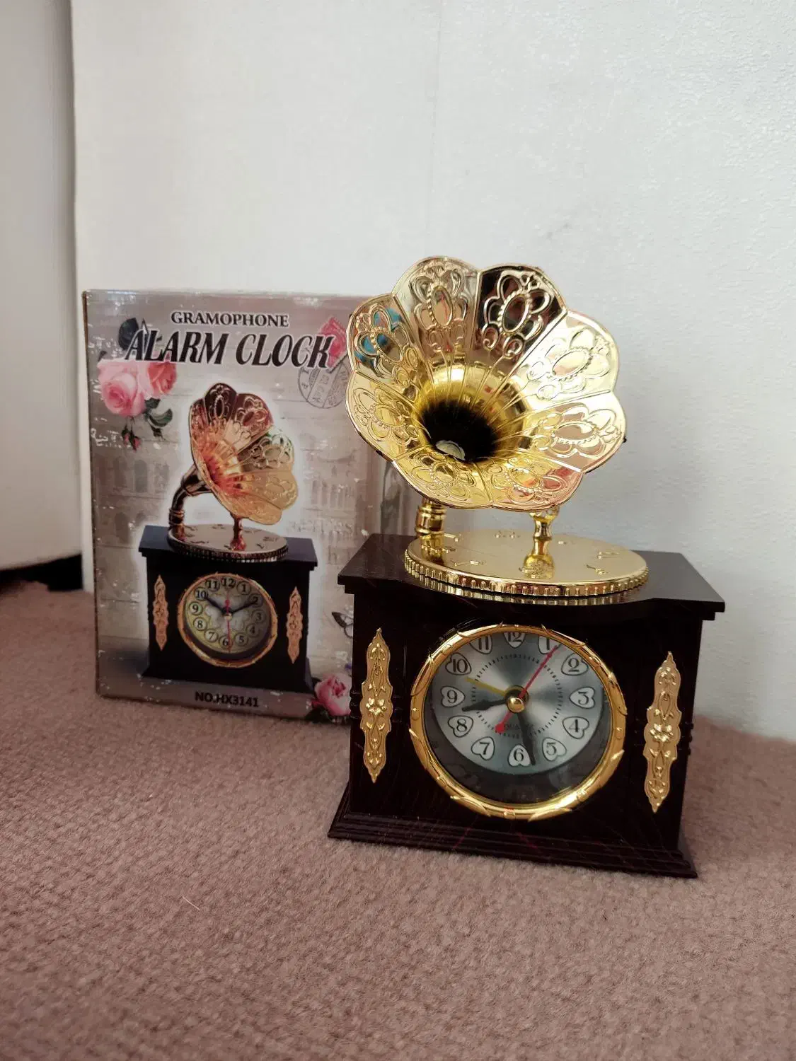 ساعت زنگدار رومیزی طرح گرامافون|ساعت دیواری و تزئینی|چوبر, |دیوار