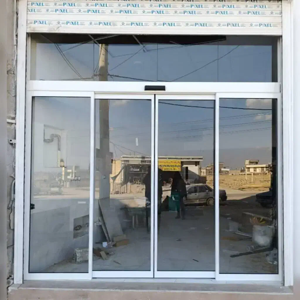 اجرای انواع شیشه نمایشگاهی و کرکره برقی|خدمات پیشه و مهارت|کاشان, بازار کاشان|دیوار