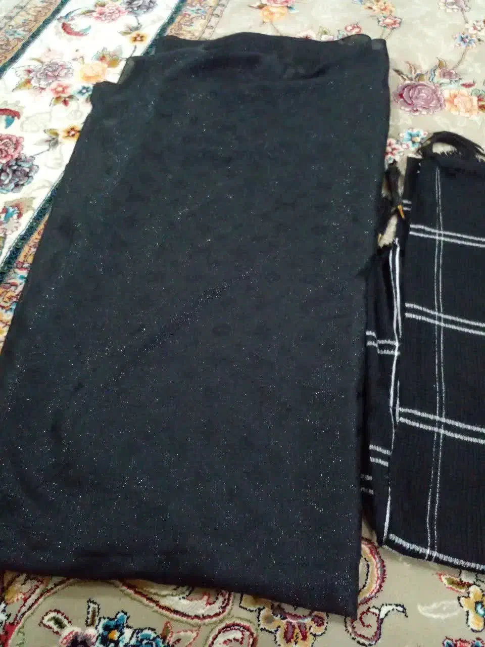 روسری درحدنو|لباس|صحنه, |دیوار