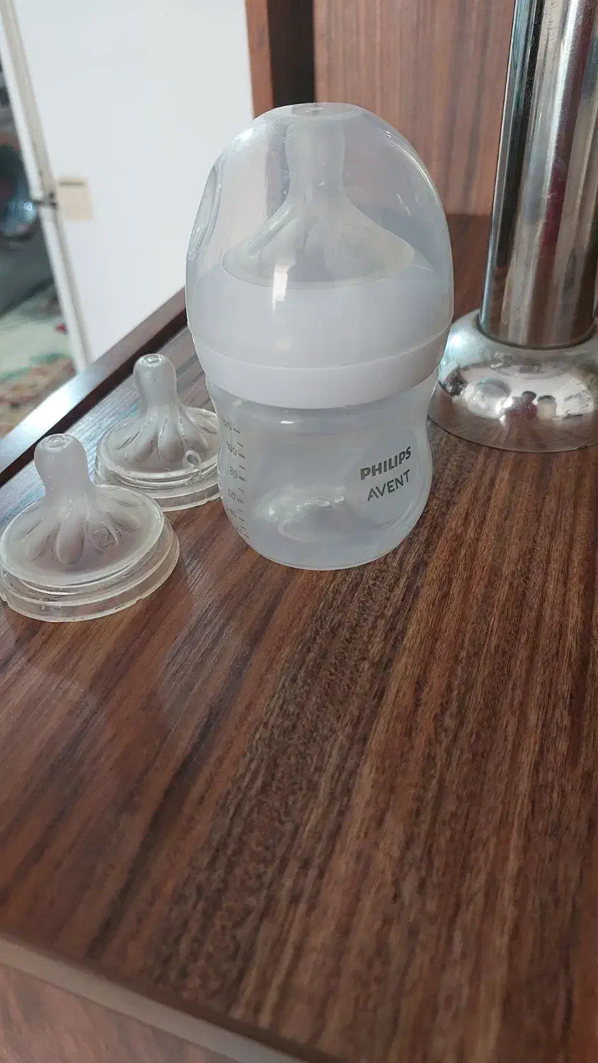 شیشه شیر اونت و هی اور شی|اسباب و اثاث بچه|صدرا-فارس, فاز ۱|دیوار