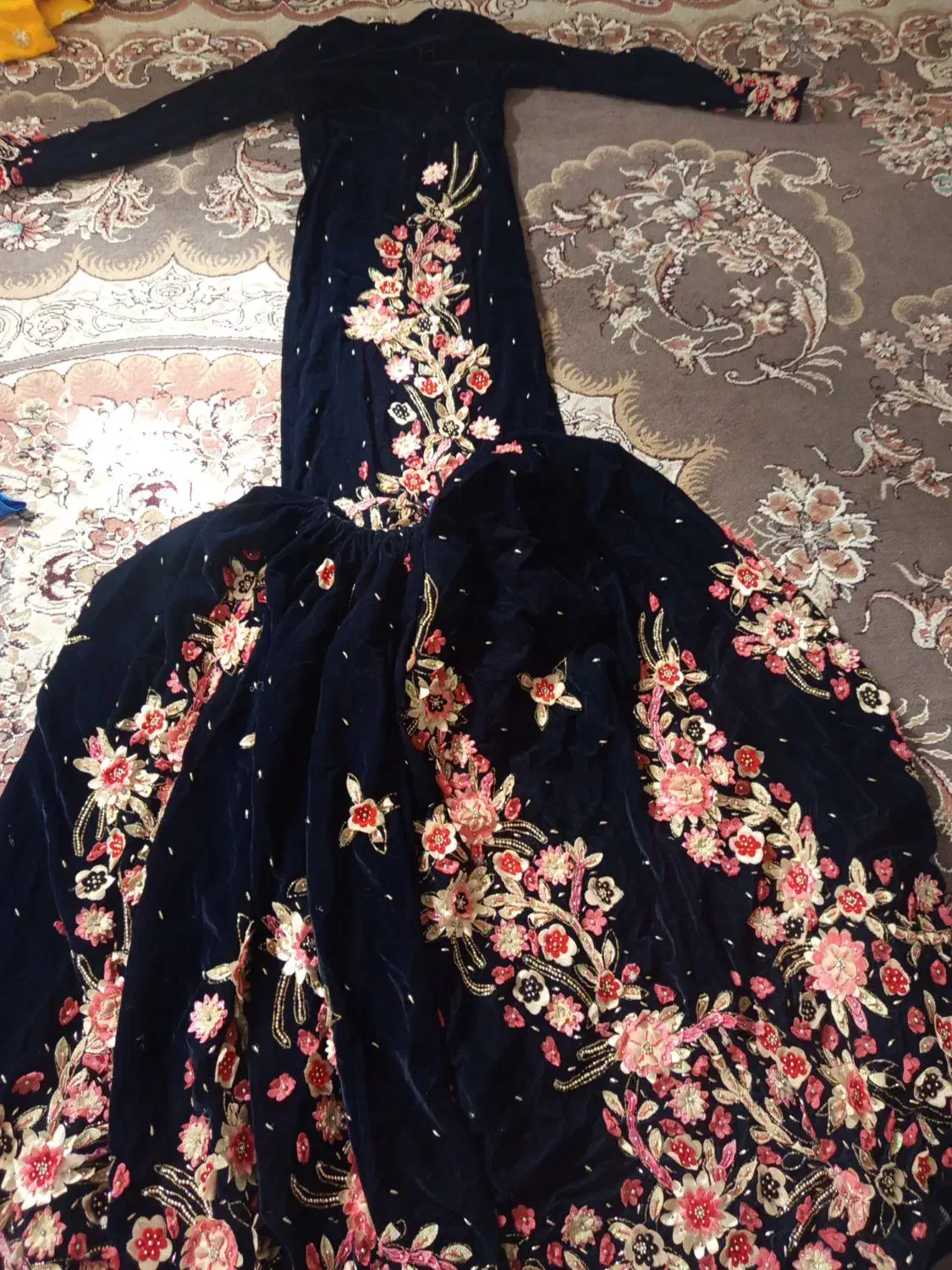 لباس|لباس|لردگان, |دیوار