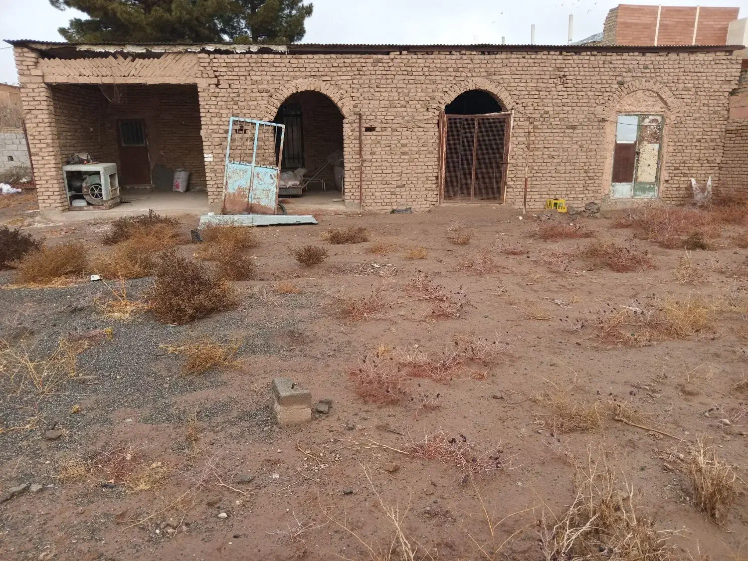 ۶۰۰ متر چهار دیواری با ۸۰ متر سوله وخانه در ابارش|اجارهٔ خانه و ویلا|سبزوار, ابارش|دیوار