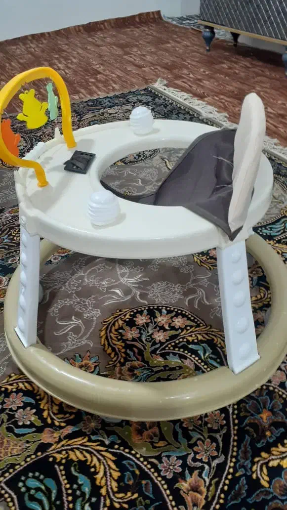 روروک بچه نو سالم اصلا استفاده نشده 400هزار|اسباب و اثاث بچه|نورآباد, |دیوار