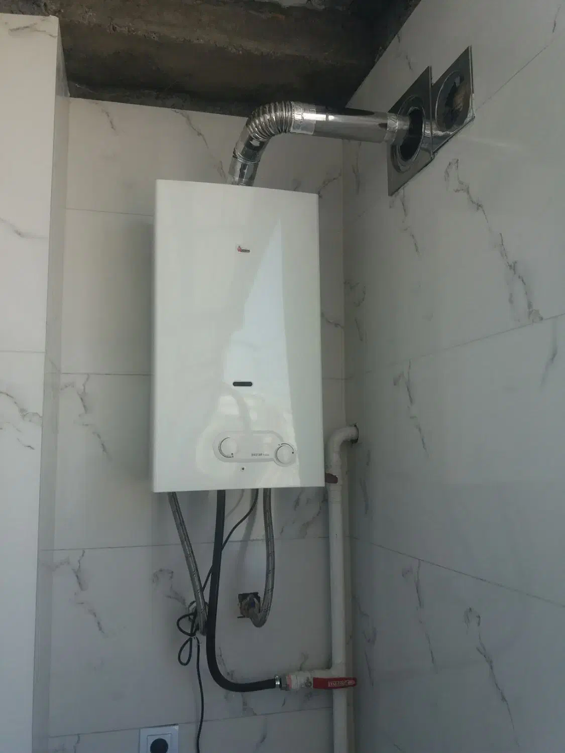 انواع پکیج وآبگرمکن(تعمیرات)|آبگرمکن، پکیج، شوفاژ|میانه, |دیوار