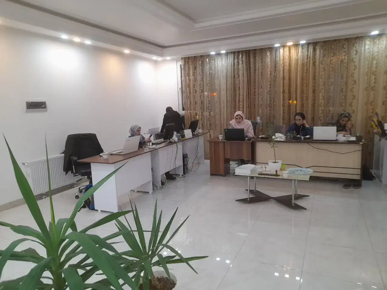 استخدام کارشناس فروش خانم با شرایط عالی|استخدام بازاریابی و فروش|قم, زنبیل آباد|دیوار