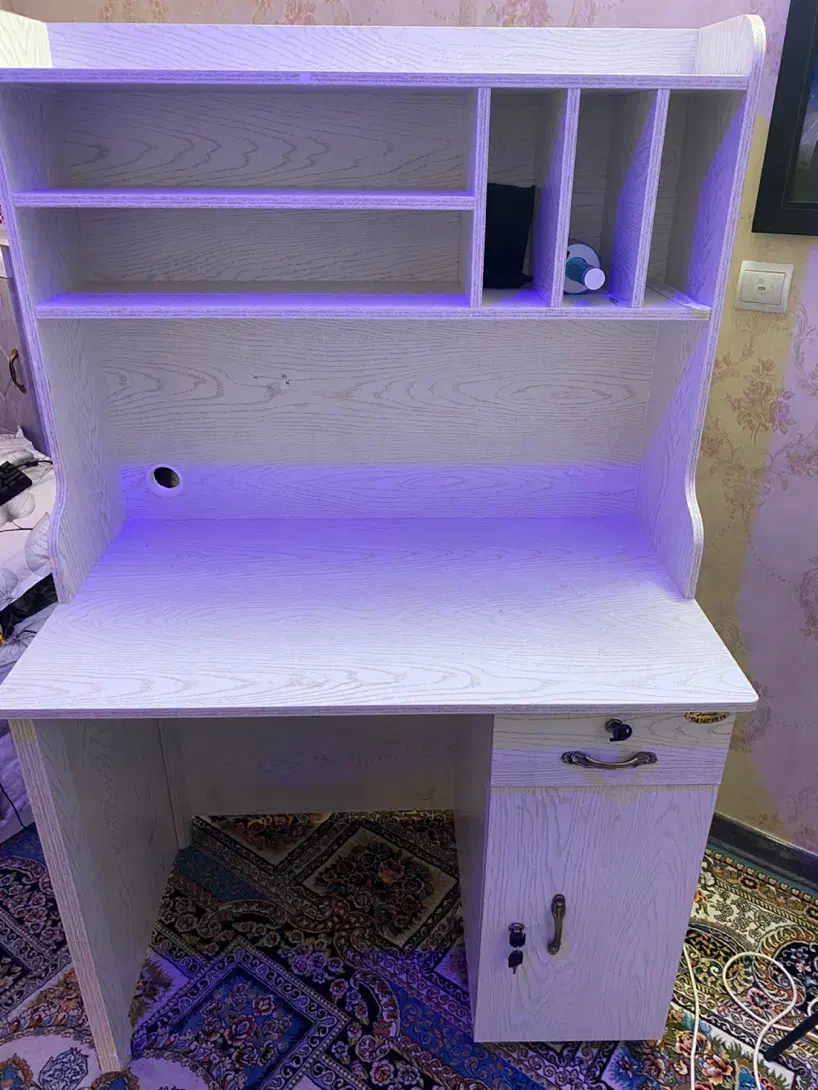 میز تحریر|میز تحریر و کامپیوتر|گلبهار, شهر جدید گلبهار|دیوار