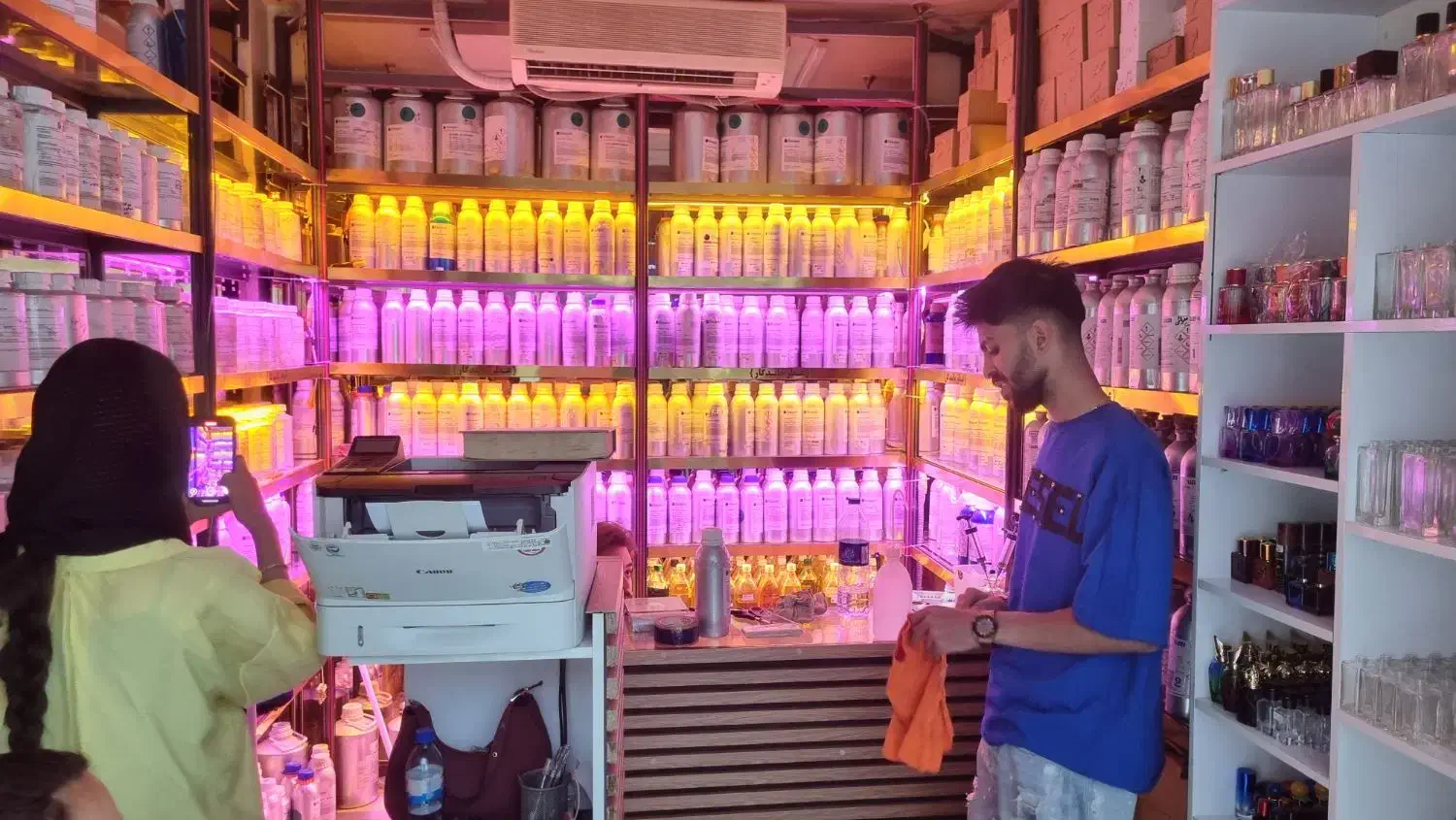 ادمین تمام وقت(عطرعمده)|استخدام رایانه و فناوری اطلاعات|تهران, پامنار|دیوار