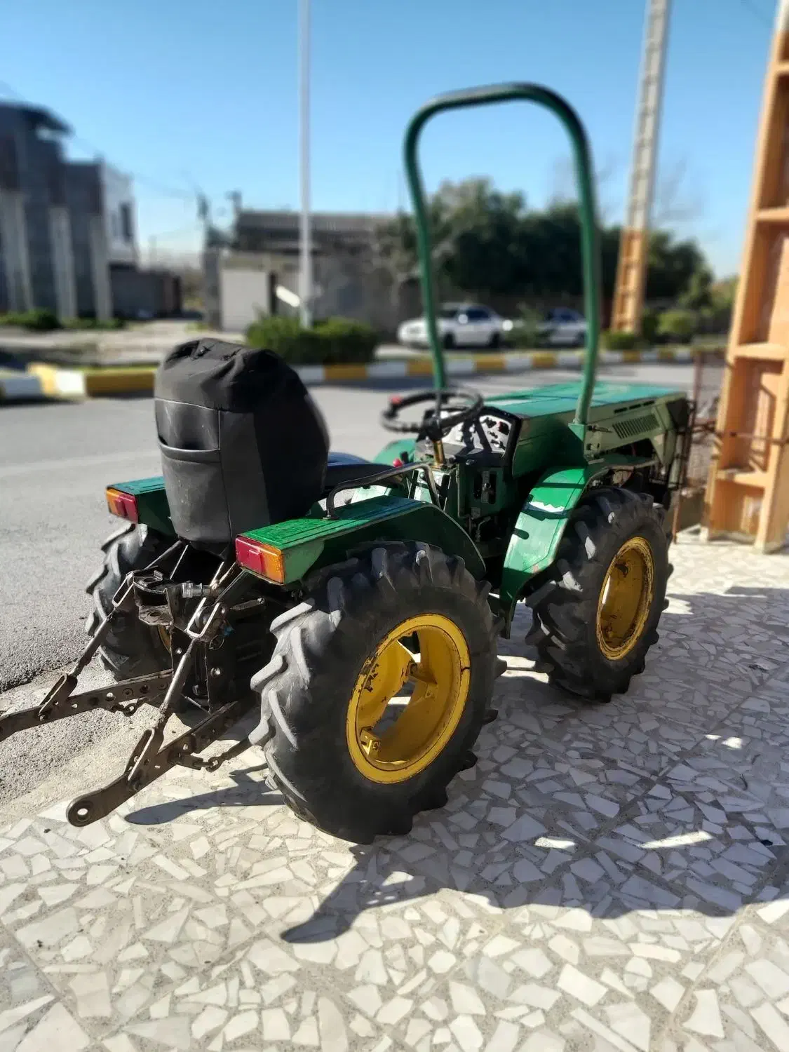 فروش تراکتور|خدمات باغبانی و درختکاری|گلوگاه, |دیوار